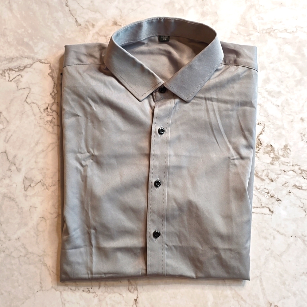 Men's Small silky gray short sleeve button down